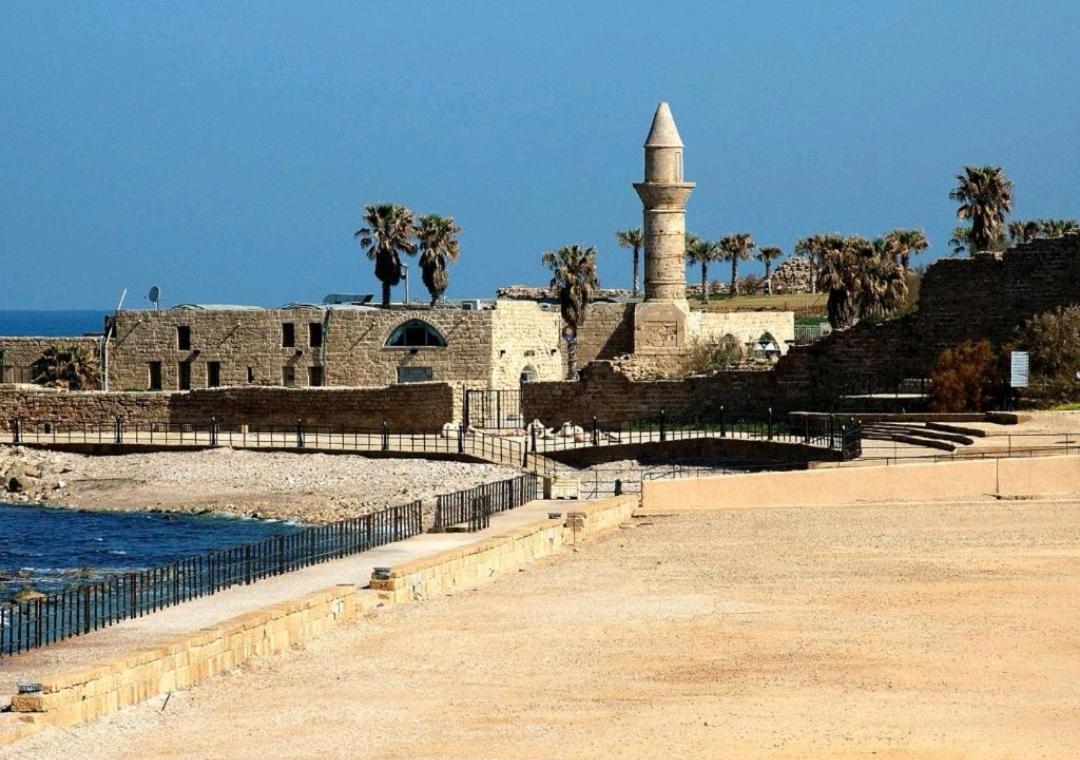 Sea View - נופש עם מקלט * Caesarea