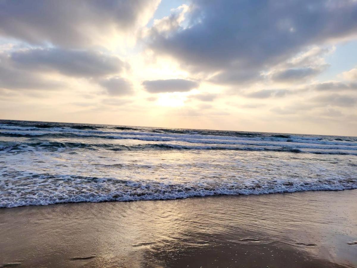 Sea View - נופש עם מקלט Caesarea