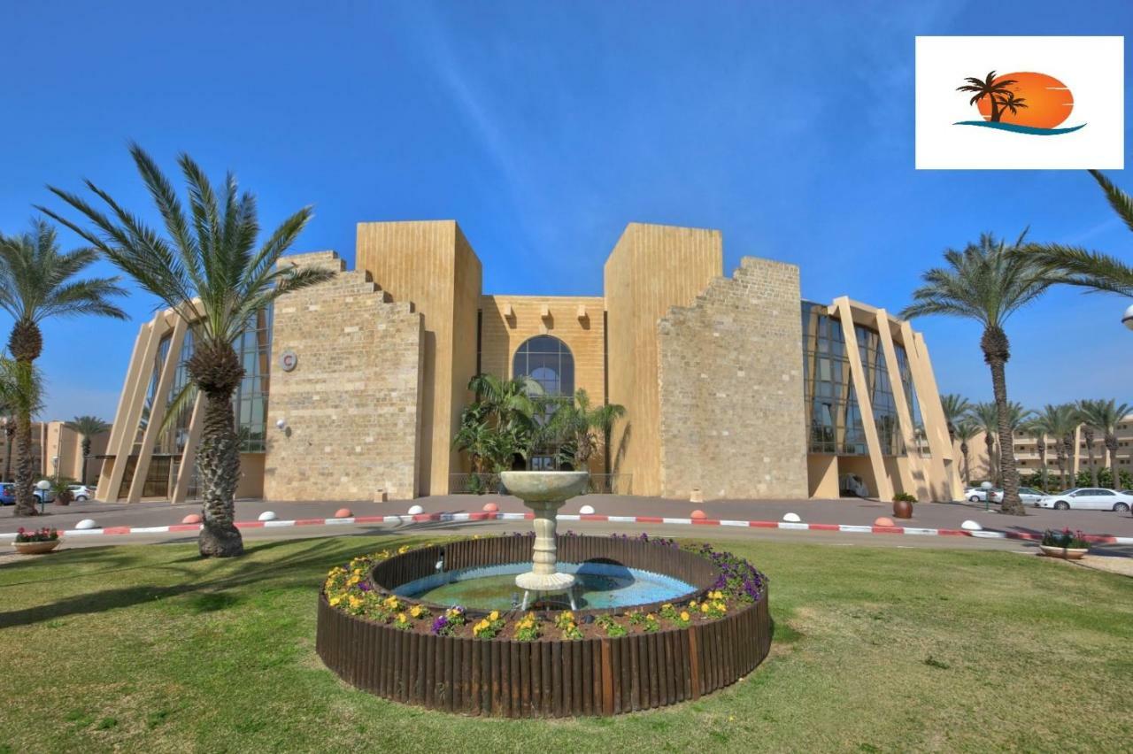 Sea View - נופש עם מקלט Caesarea