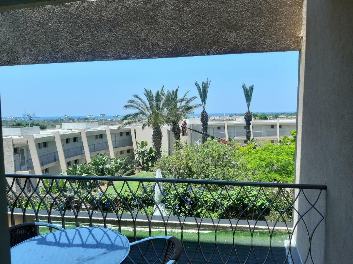Sea View - נופש עם מקלט Caesarea